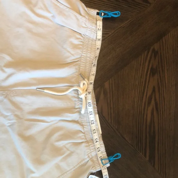 Brooks Brothers Friday Short NWT - Picture 2 of 8